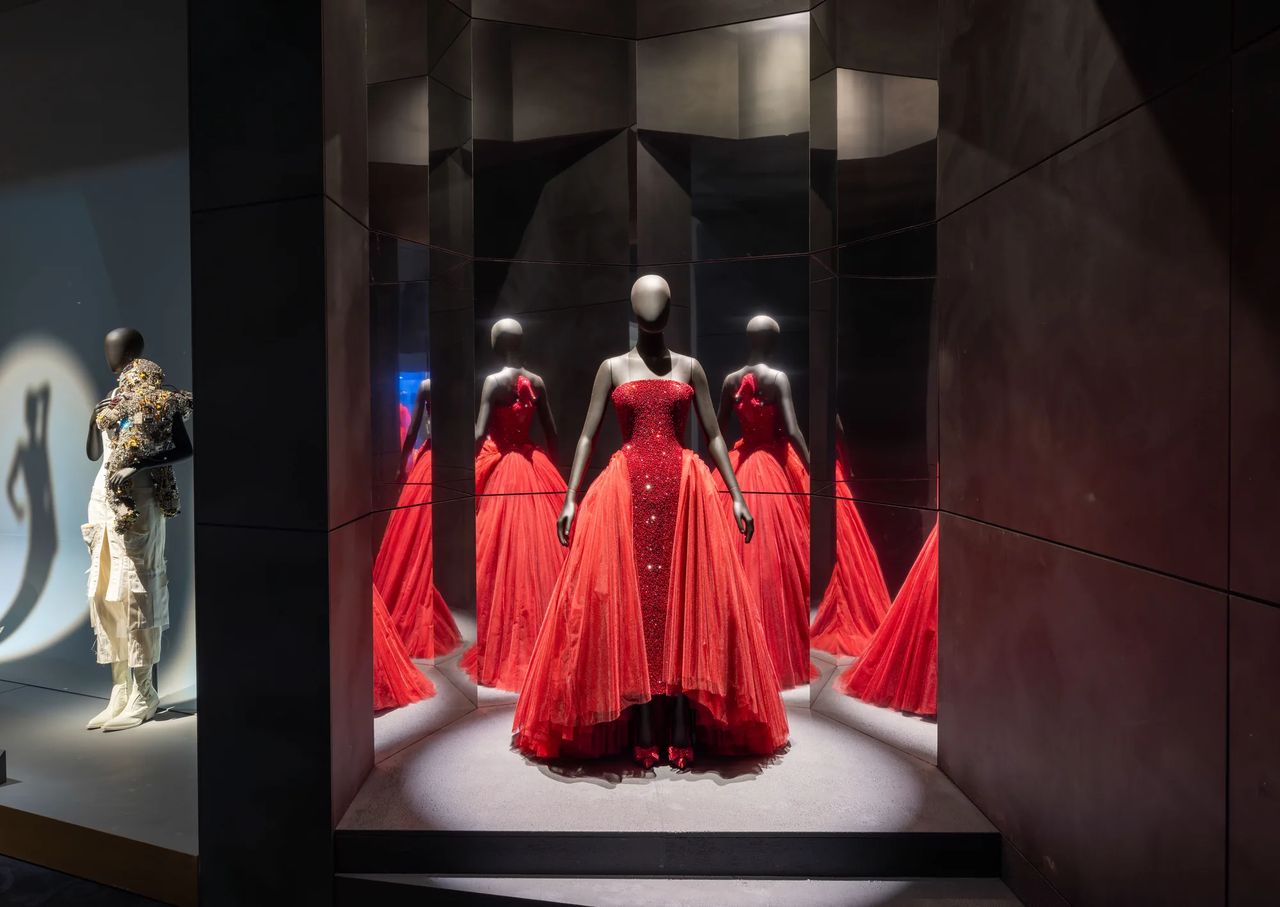 Schiaparelli: Fashion Becomes Art