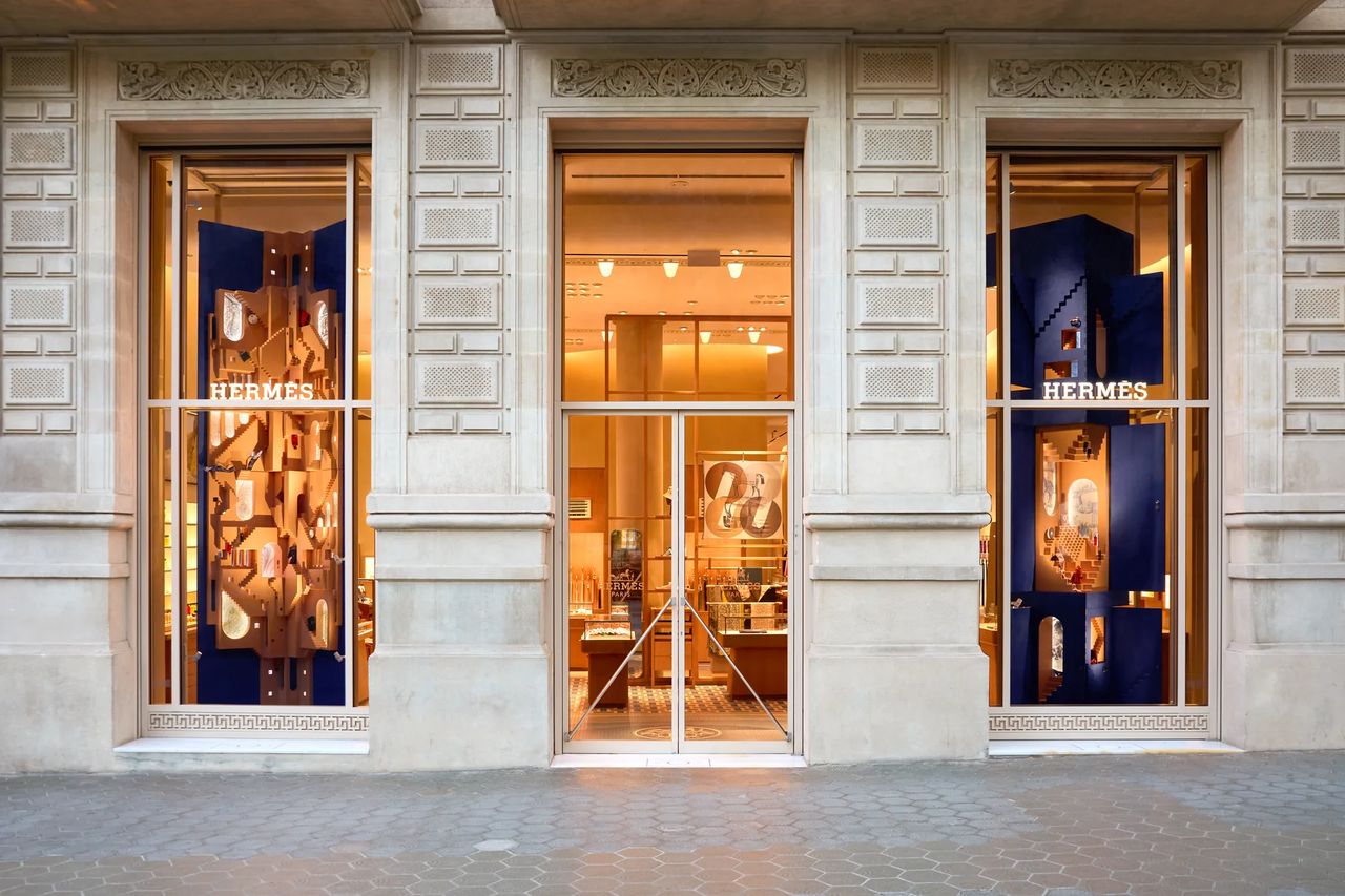 Hermès sube las escaleras hacia ninguna parte