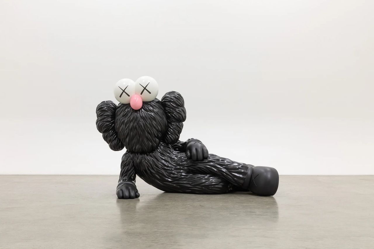 KAWS – Art & Comix