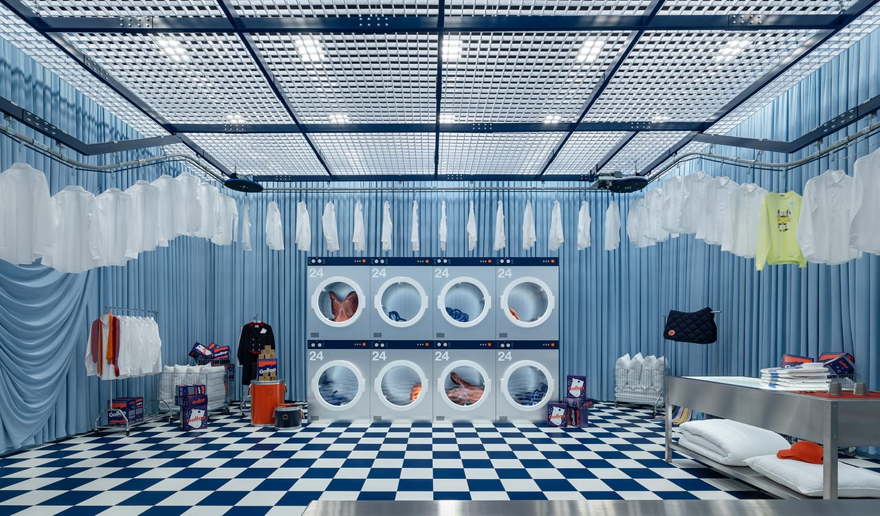 Hermès: Mystery at the Grooms