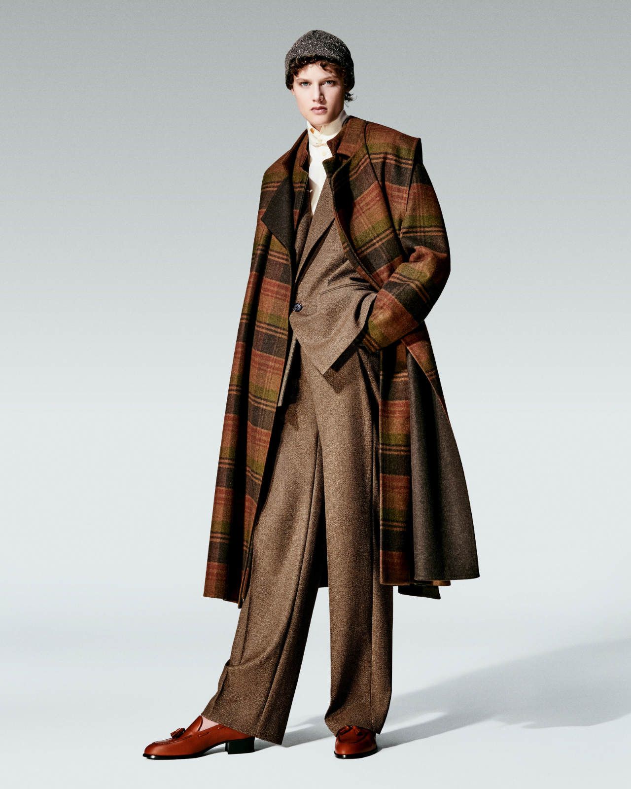 Loro_Piana_Fall_Winter_2026-2027_Womens_Collection_Look_1.jpg