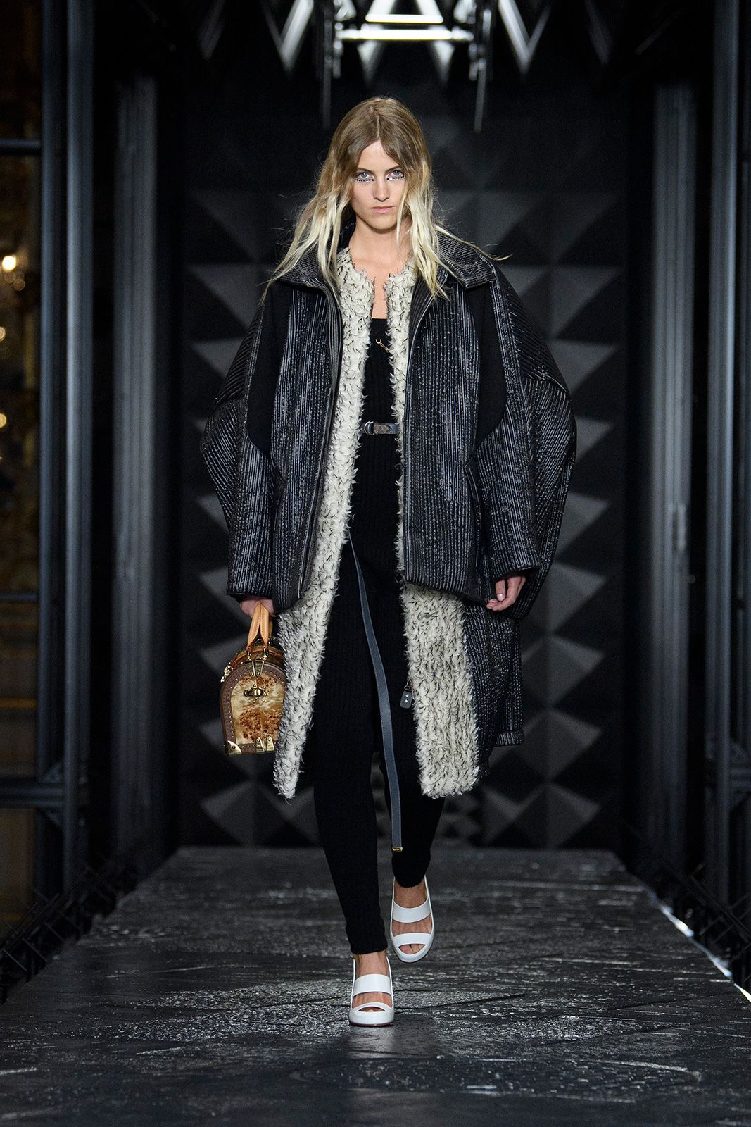 Louis Vuitton F W2324 Look 35.jpg