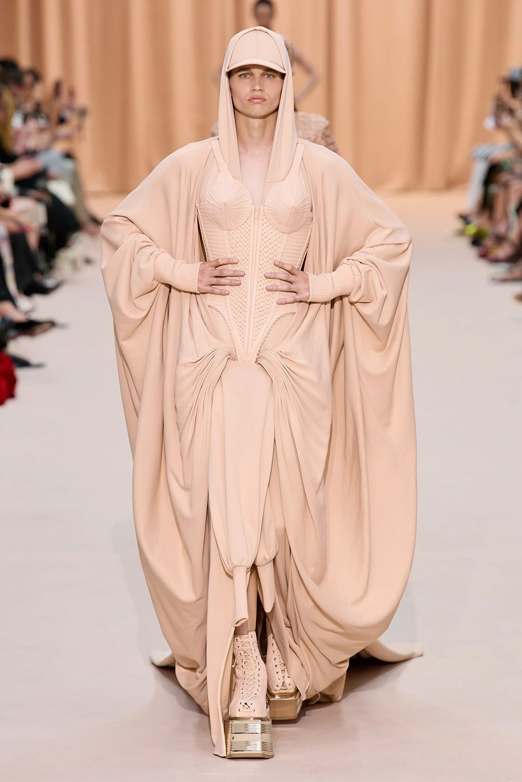00016 Jean Paul Gaultier Fall 2022 Couture Credit Gorunway.jpg