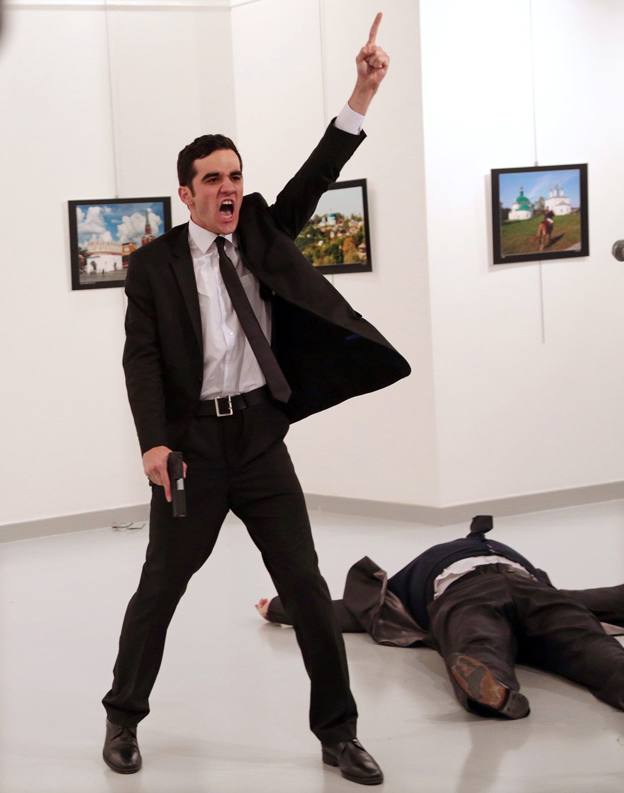 001 Burhan Ozbilici the Associated Press.jpg