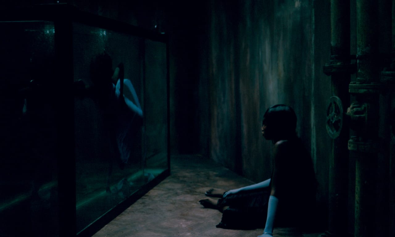 Gabriel-Moses_Regina---p.26_Vogue-Italia,-2023-©-Gabriel-Moses_Prestel.jpg