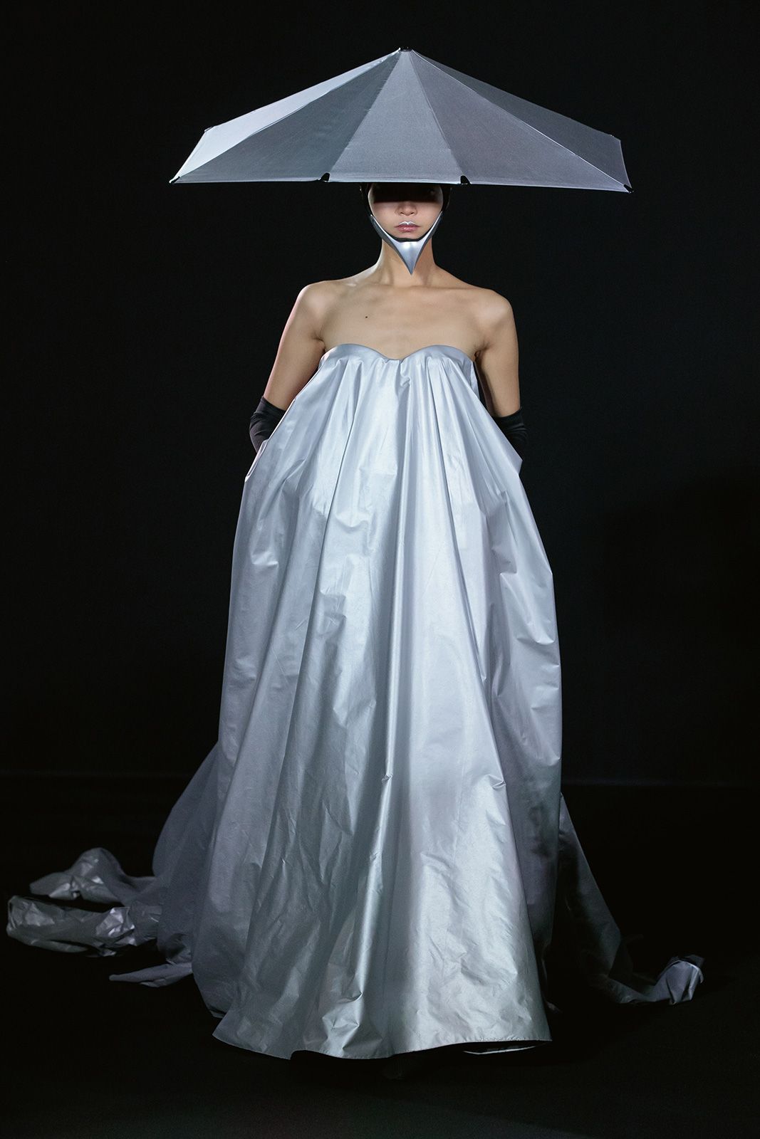 Robert Wun Ss23 21.jpg