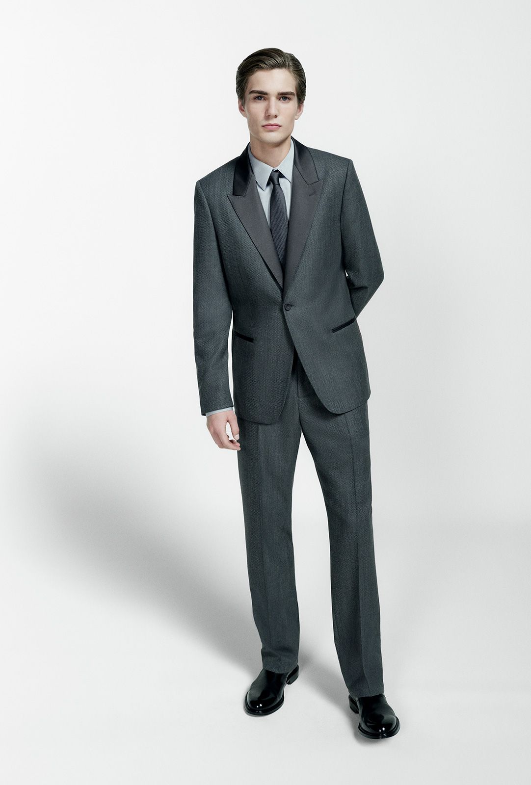 DIOR-MEN'S-SPRING-2025---TAILORING-BY-BRETT-LLOYD---LOOK-(4).jpg