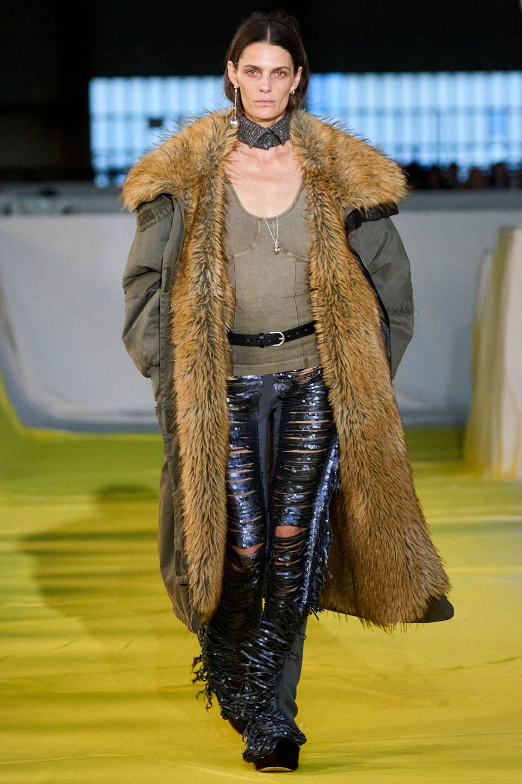 RUNWAY_LOOK_22_DESIGUAL_STUDIO_FASHION_SHOW_2025_12.jpg