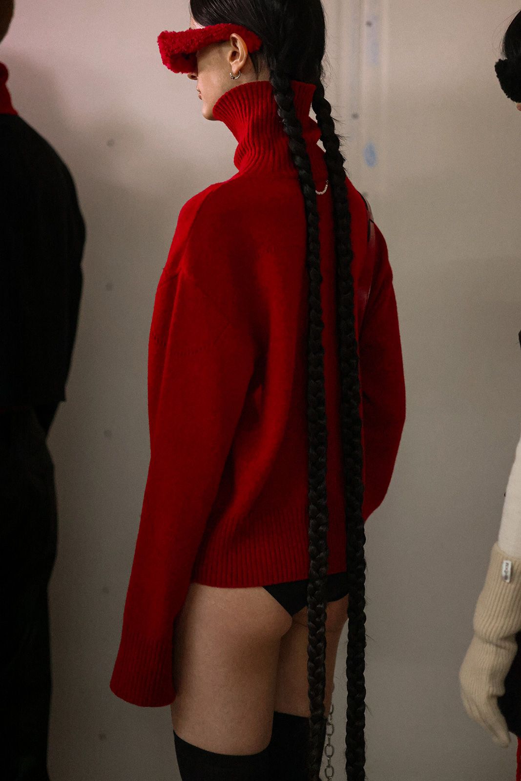 fw024-backstage-at-kiminte-kimhekim-106.jpg