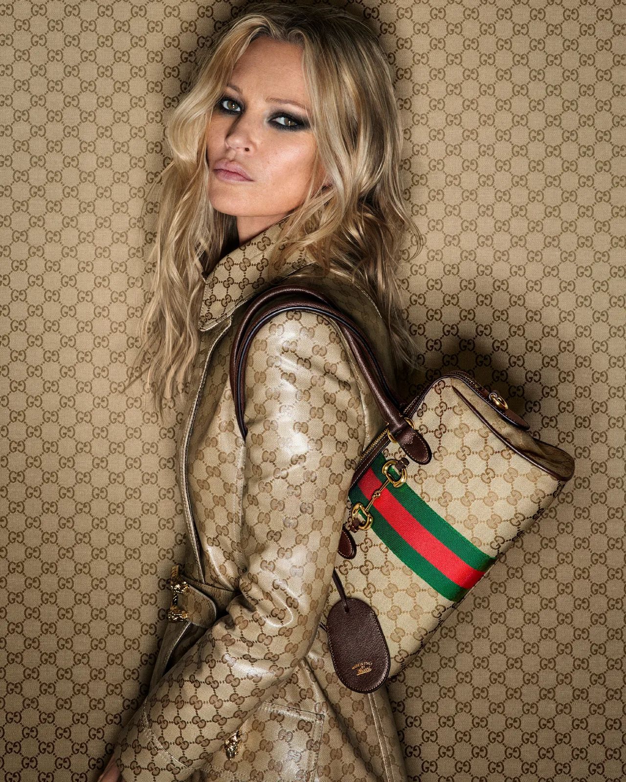 metal-gucci-beauty-and-the-bag-02.webp