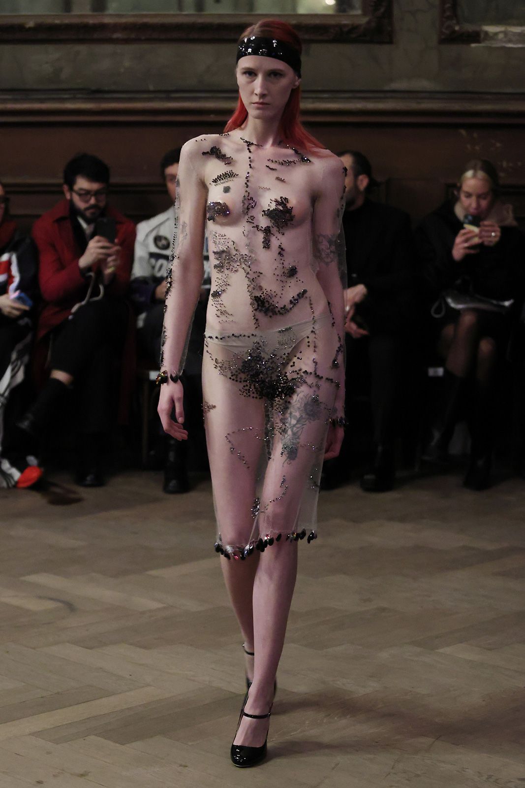 LOU_DE_BÈTOLY_AW25_Look24_Press_by_Boris-Marberg_for_BFW.jpg