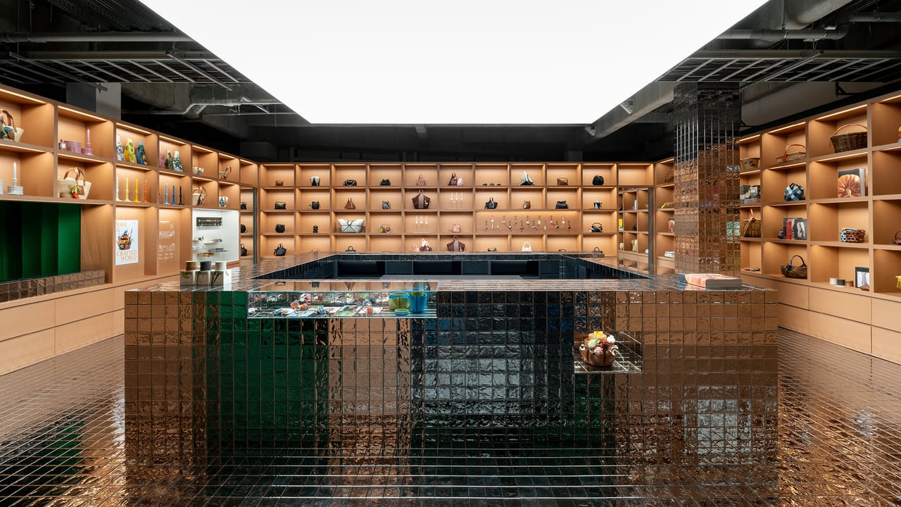 LOEWE_TOKYO_EXHIBITION_SPACE_CAPTURE_RGB_CROPPED_2880X1620_14.jpg