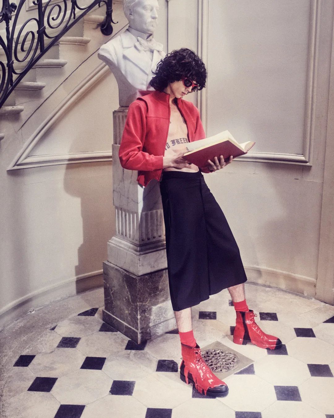 metal-christian-louboutin-02.webp