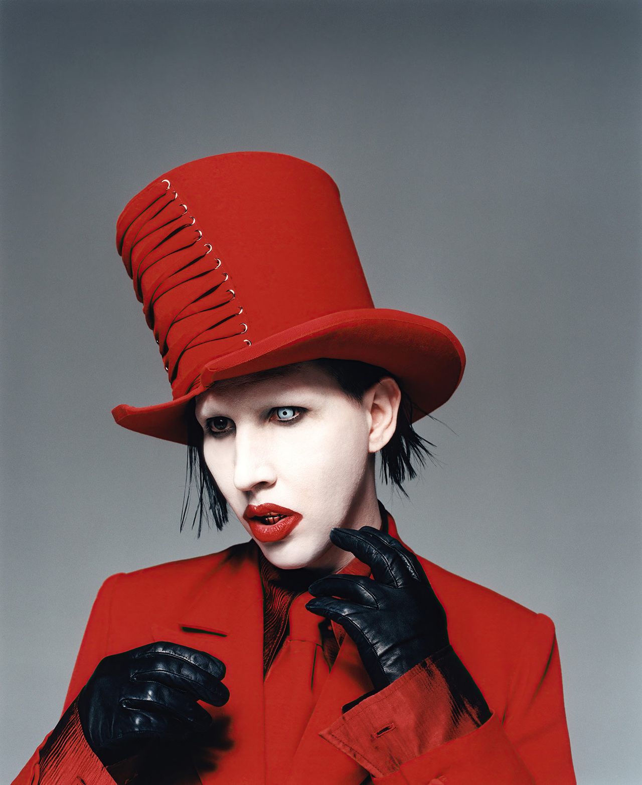 Marilyn Manson Top Hat 2003.jpg