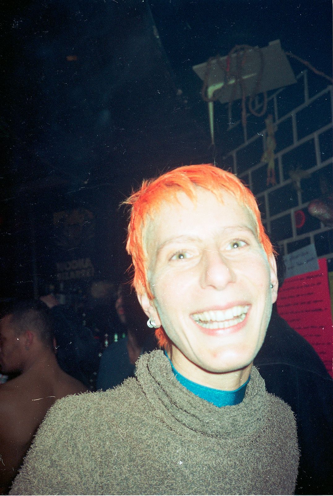 ANFANG-BEGINNING_photo-by-Christian-Stemmler_A-friend-saying-hi-at-Piepshow-in-KitKatClub,-January-1996.jpg