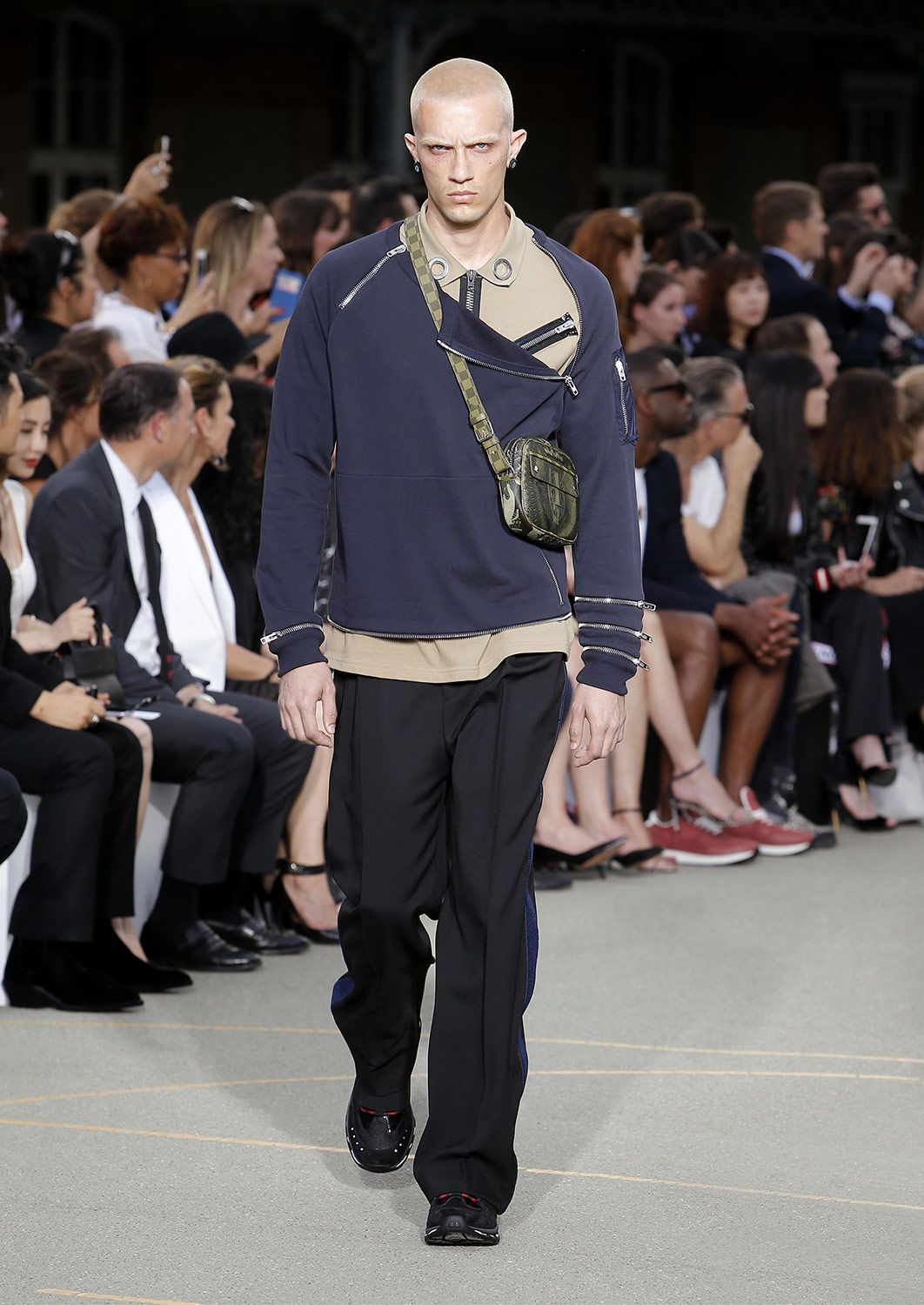 Givenchy S S17 Metalmagazine 11.jpg
