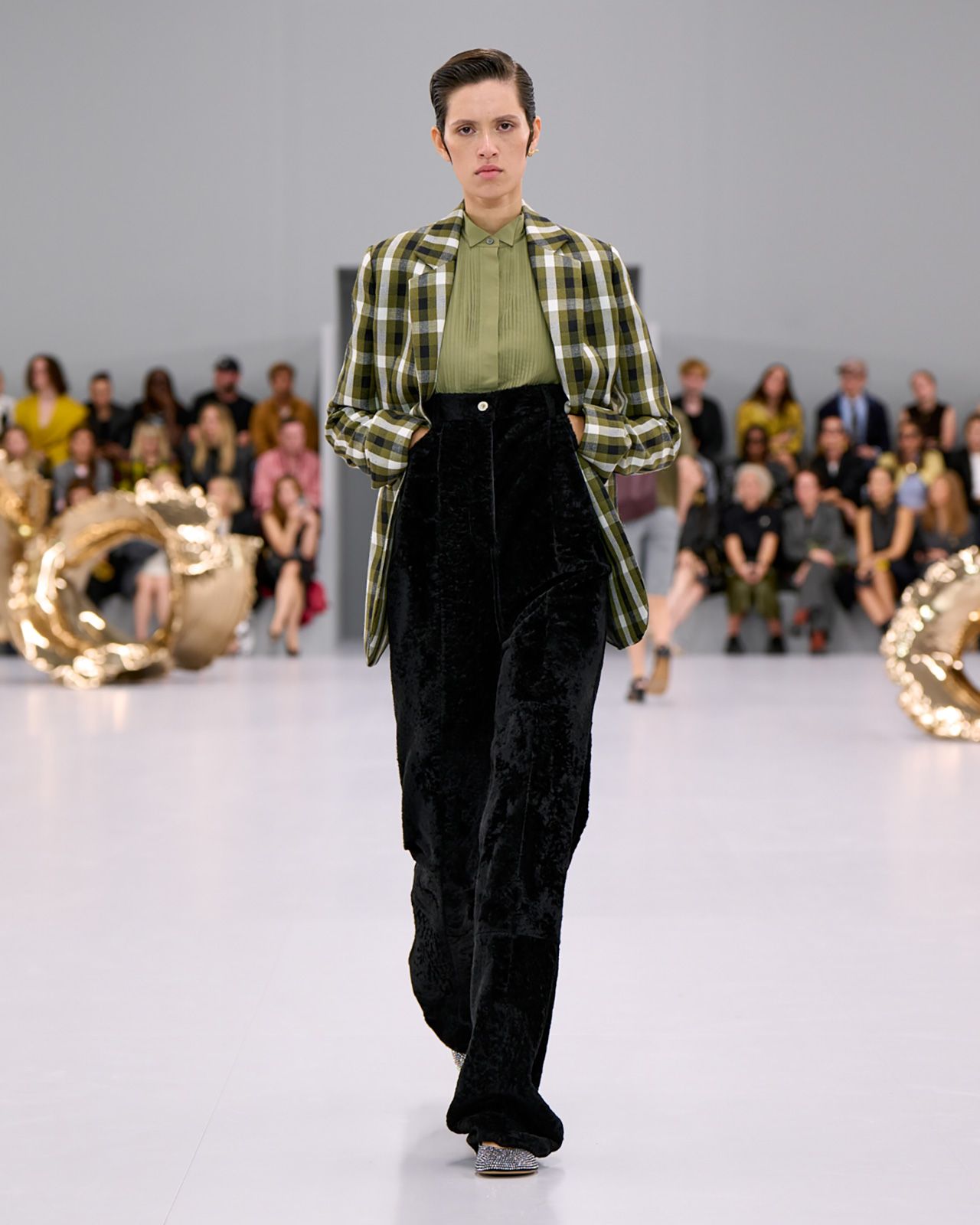 Loewe S S24 46.jpg