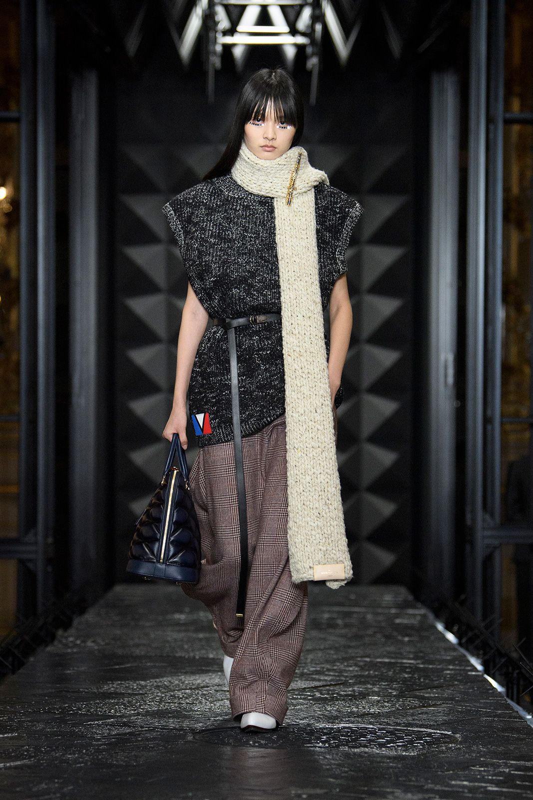 Louis Vuitton F W2324 Look 22.jpg