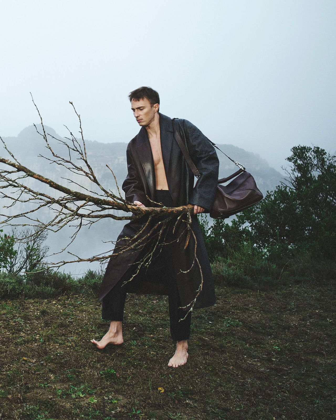 LOEWE_SS25_DAVID_SIMS_CAMPAIGN_4.jpg