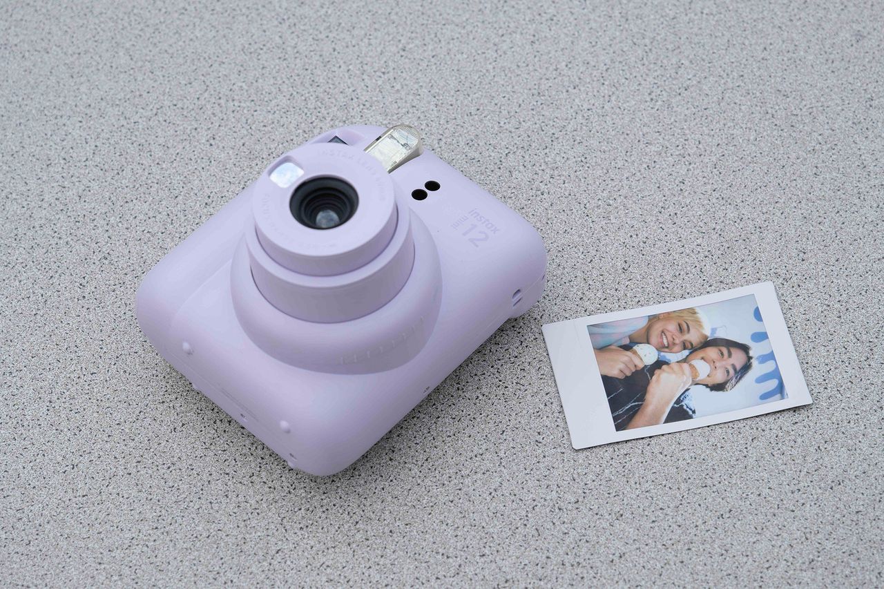 Fujifilm Mini12 01.jpg