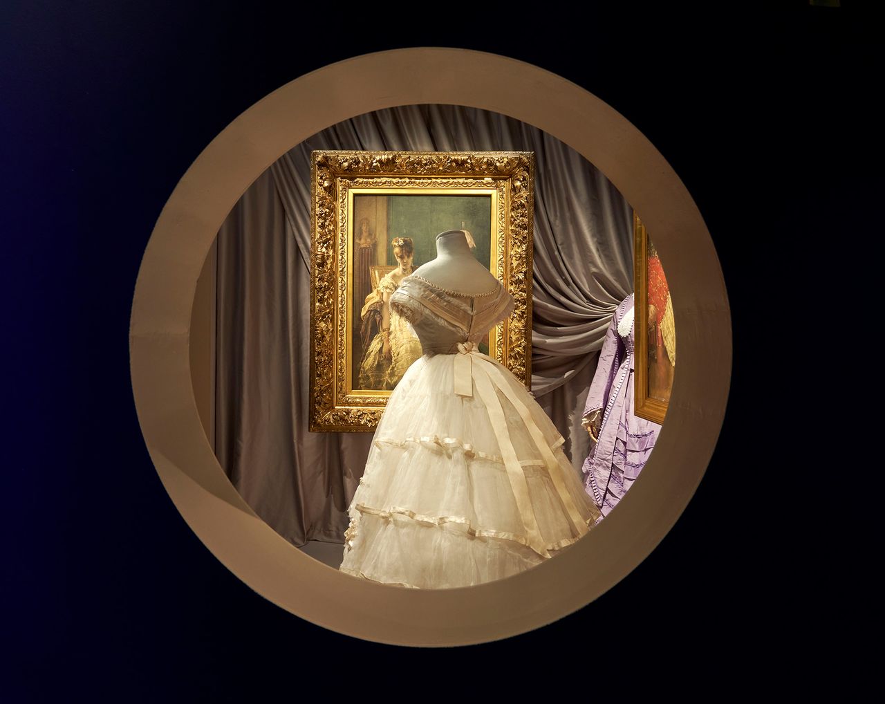 05_Fashion&Interiors_ExhibitionImage_3100.jpg