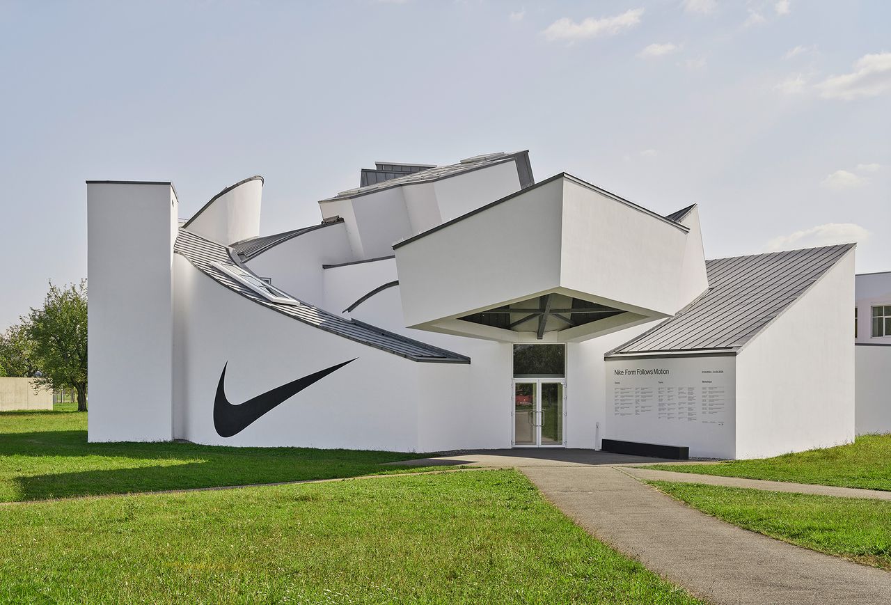 02_VDM_Nike_installation-view.jpg