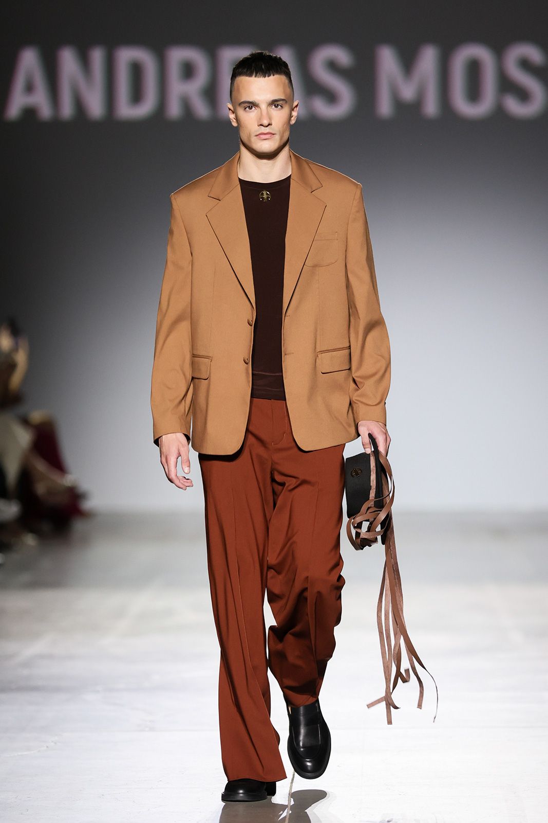 UFW_SS_25_ANDREAS-MOSKIN-catwalk_credits-Andriy-Sokolov-(3).jpg