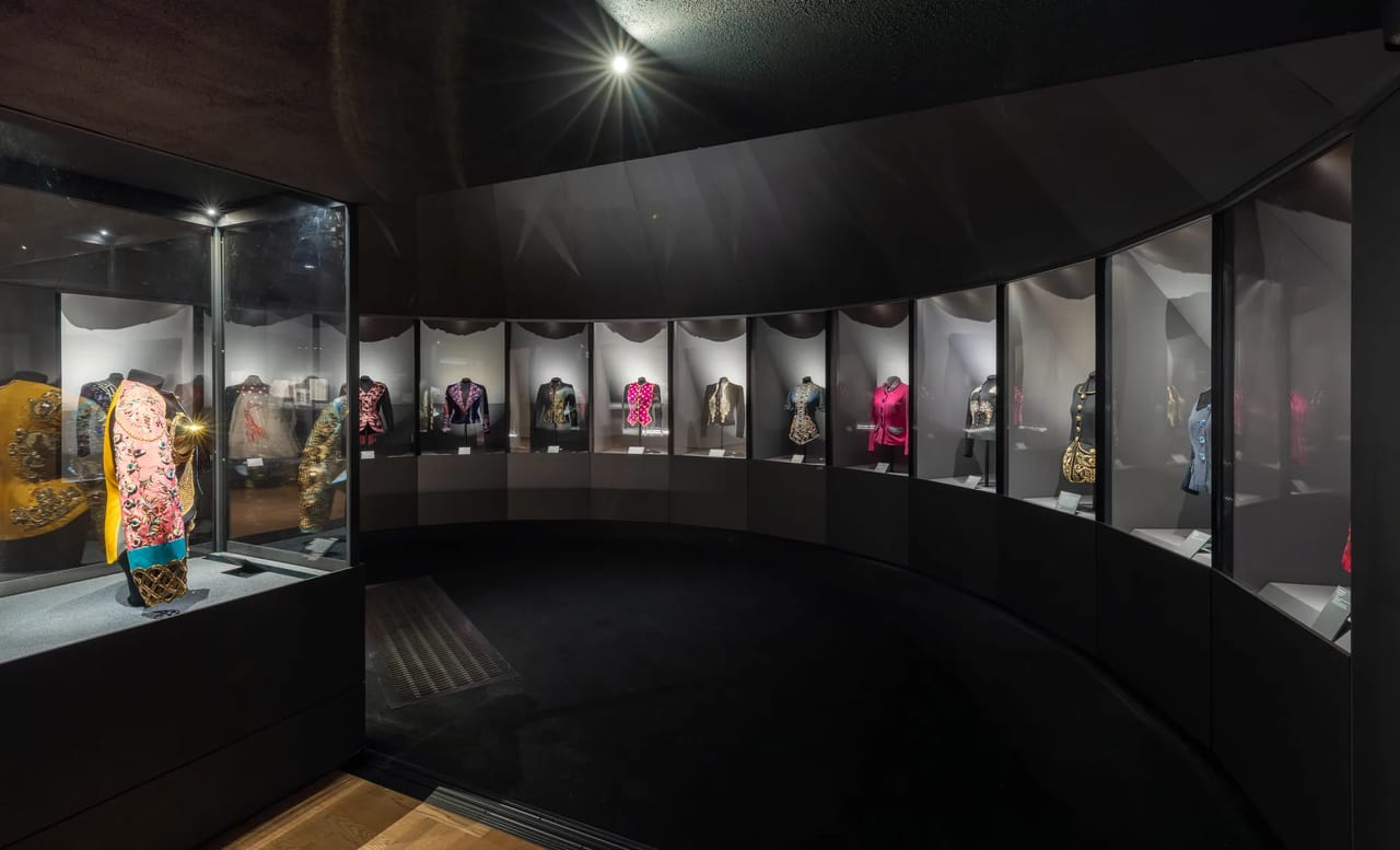 metal-schiaparelli-03.webp