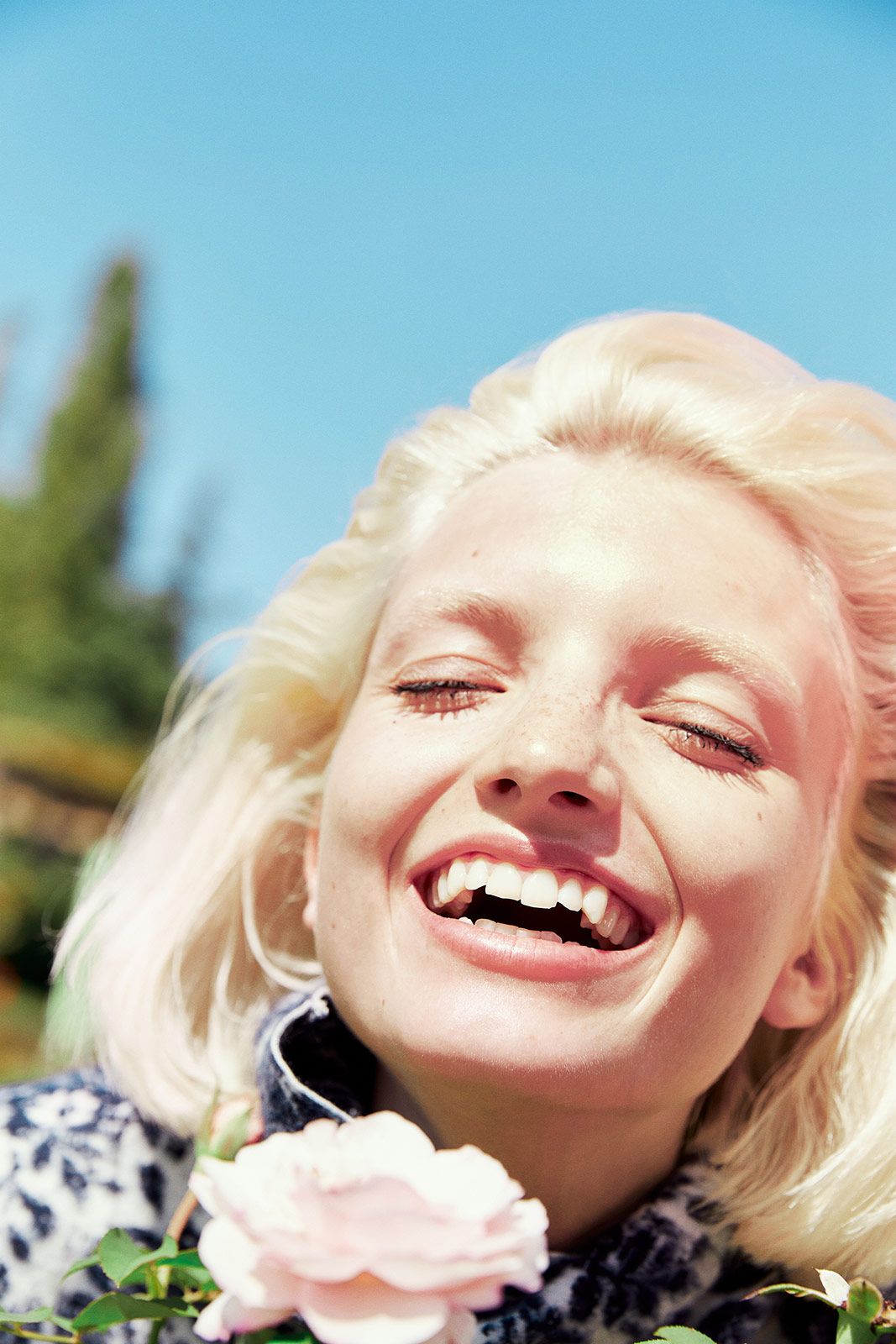 Flowers Make My Laugh  Laia Benavides04.jpg