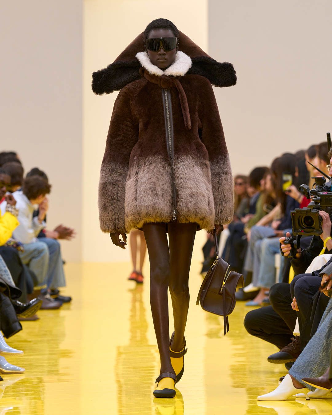 LOEWE_FAL-WINTER-26_15.jpg
