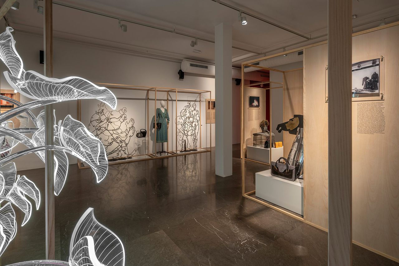 A Traves Del Cristal Los Escaparates De Loewe 5.jpg
