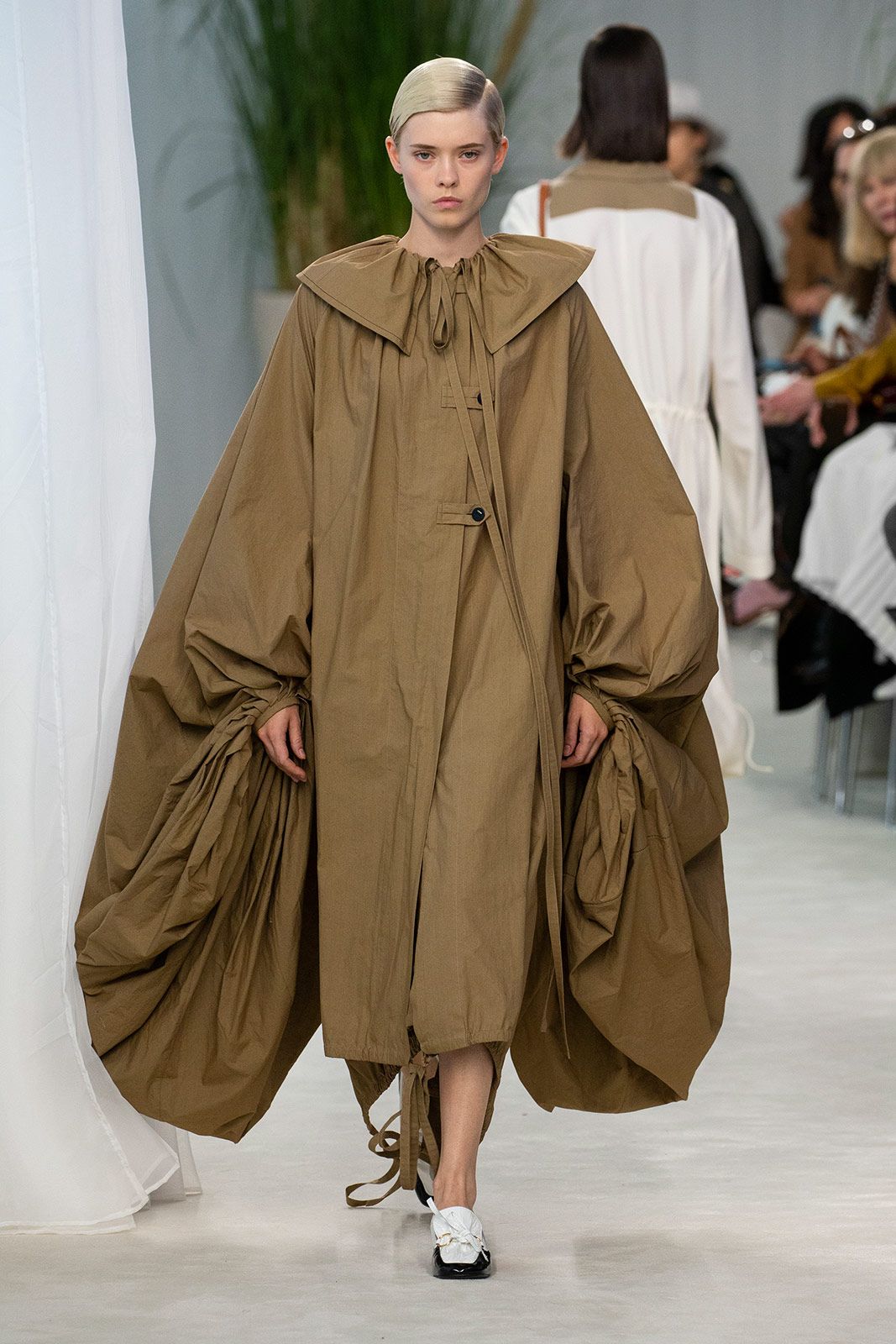 Loewe Women S S20 Look 26.jpg