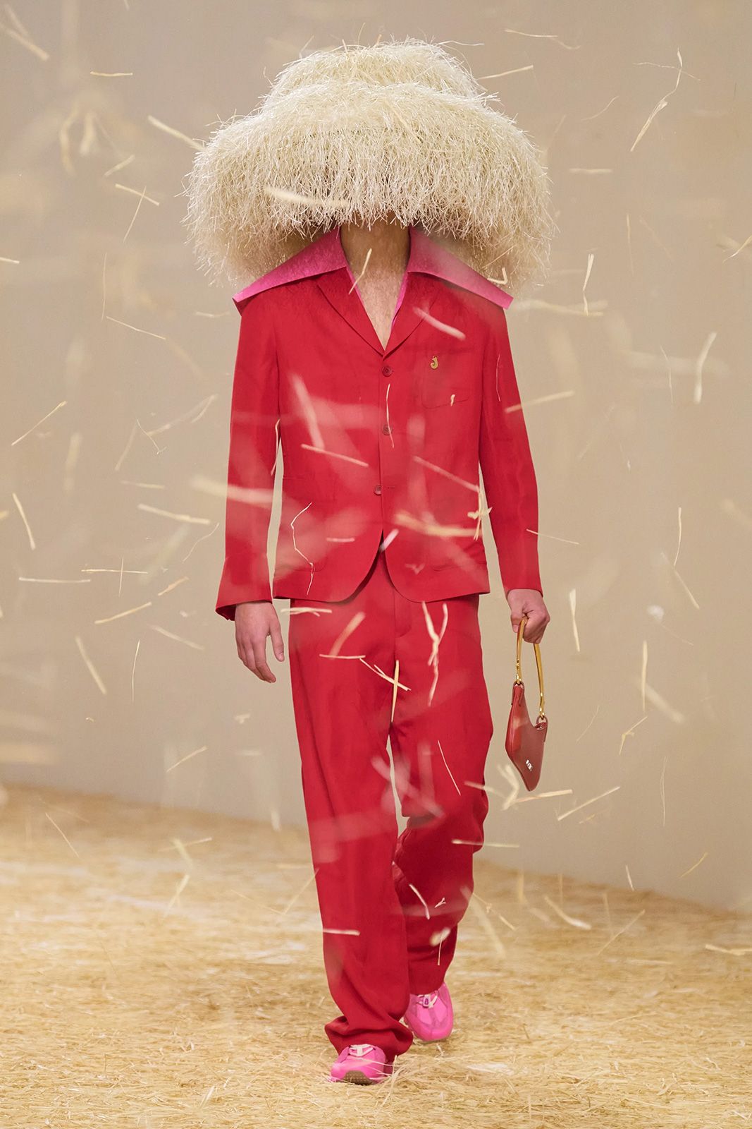 00022 Jacquemus Spring 2023 Ready to Wear Credit Gorunway.jpg