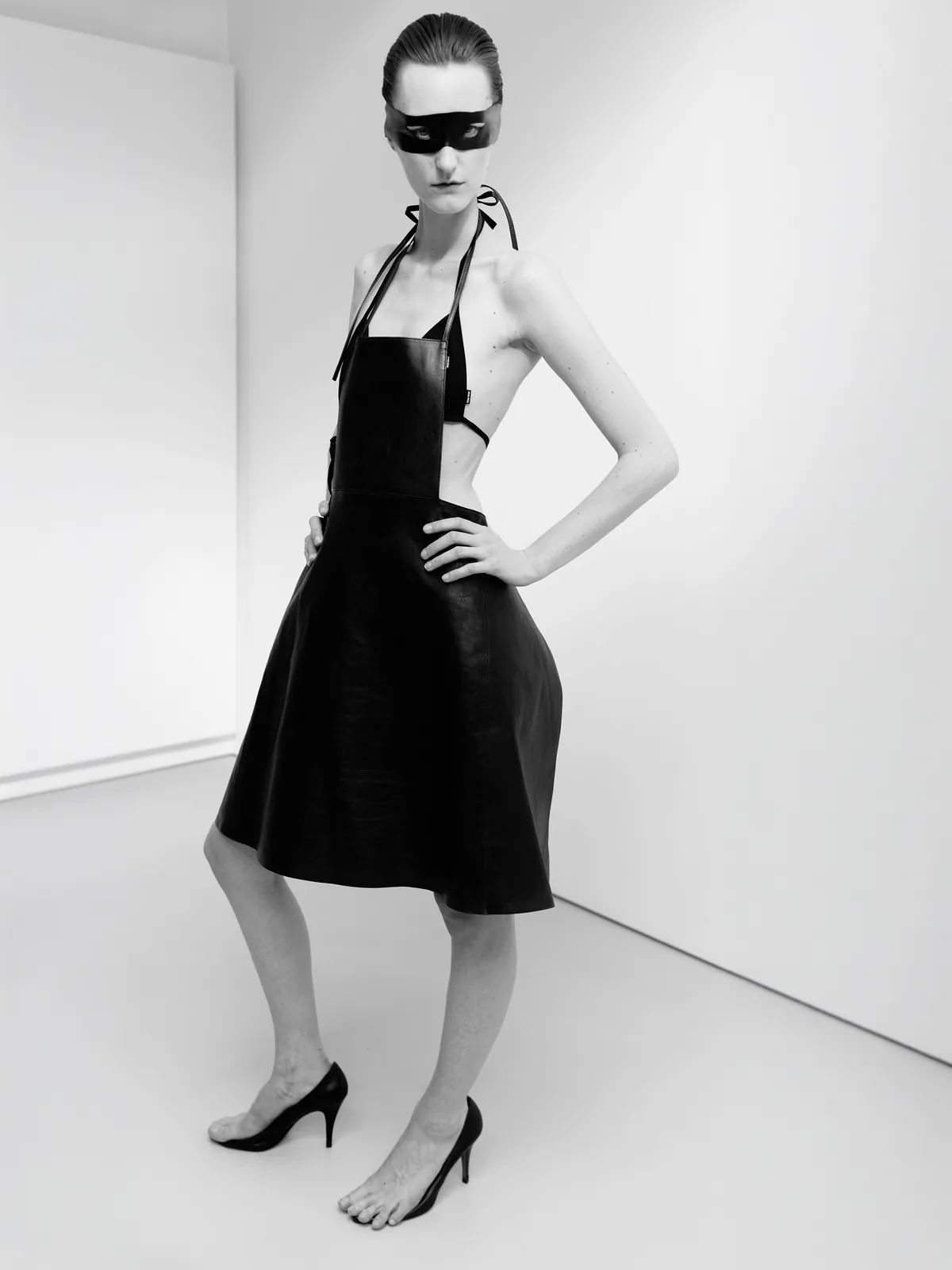 metal-editorial-kessia-metal-54-07.webp