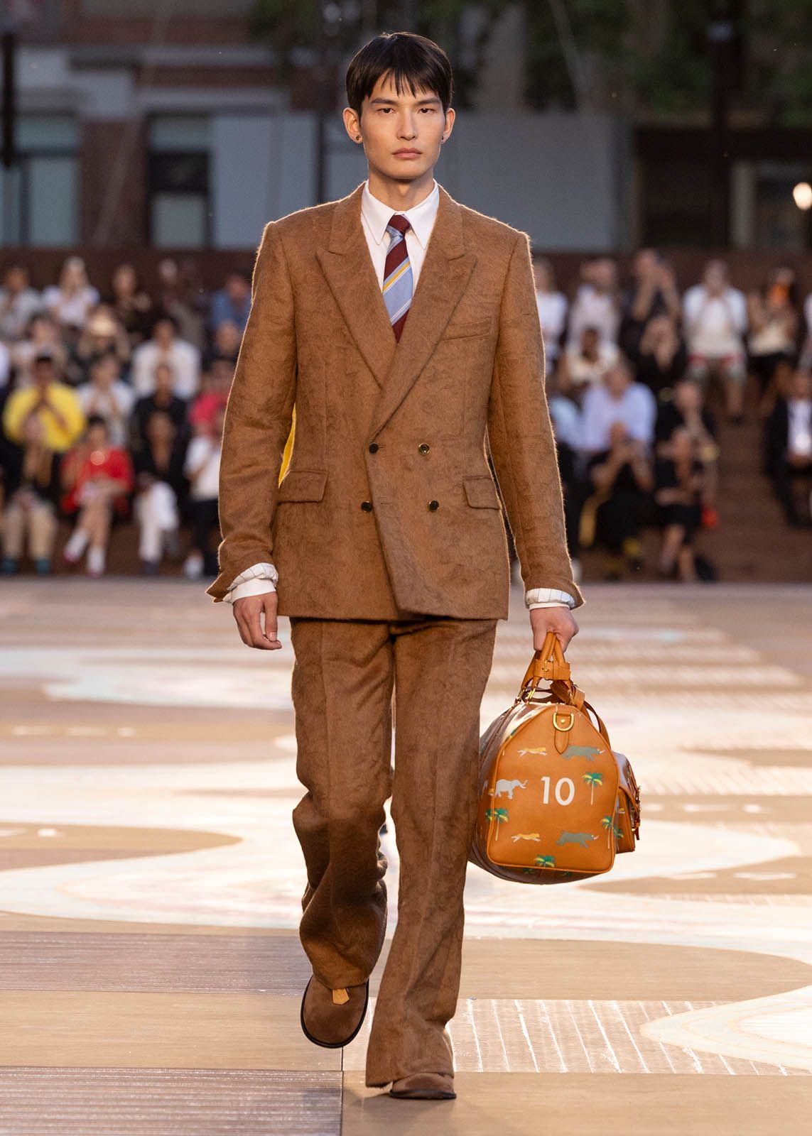 LOUIS-VUITTON-MEN-SPRING-SUMMER-2026-SHOW-LOOK_21.jpg