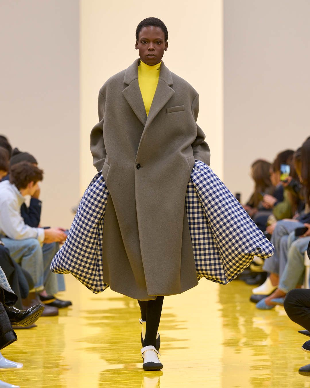 LOEWE_FAL-WINTER-26_28.jpg