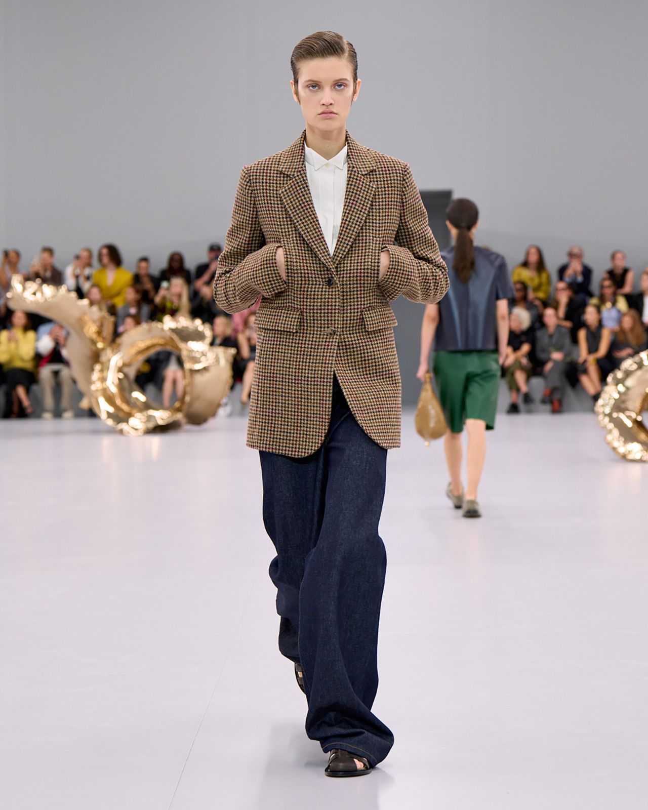 Loewe S S24 29.jpg