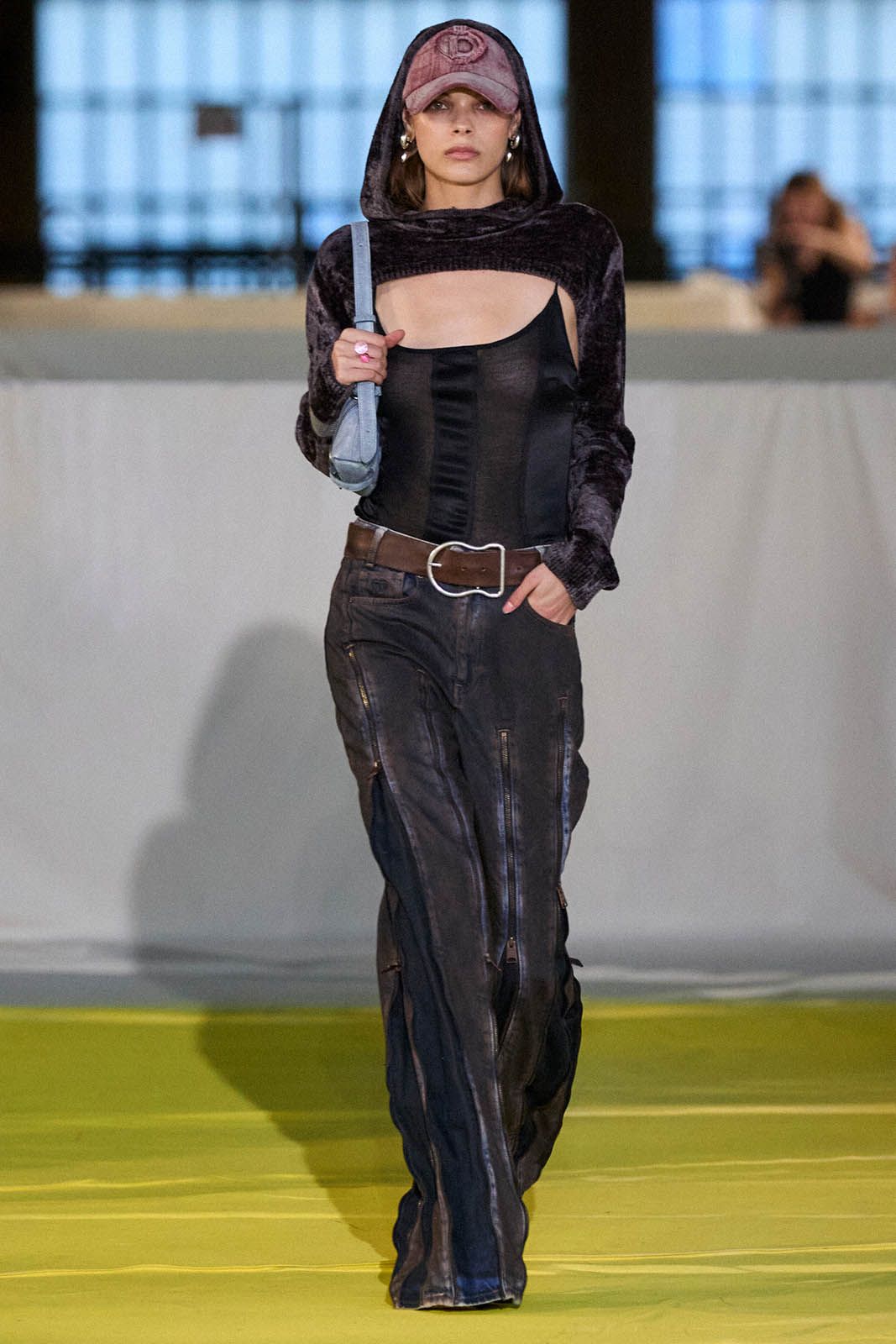 RUNWAY_LOOK_22_DESIGUAL_STUDIO_FASHION_SHOW_2025_19.jpg