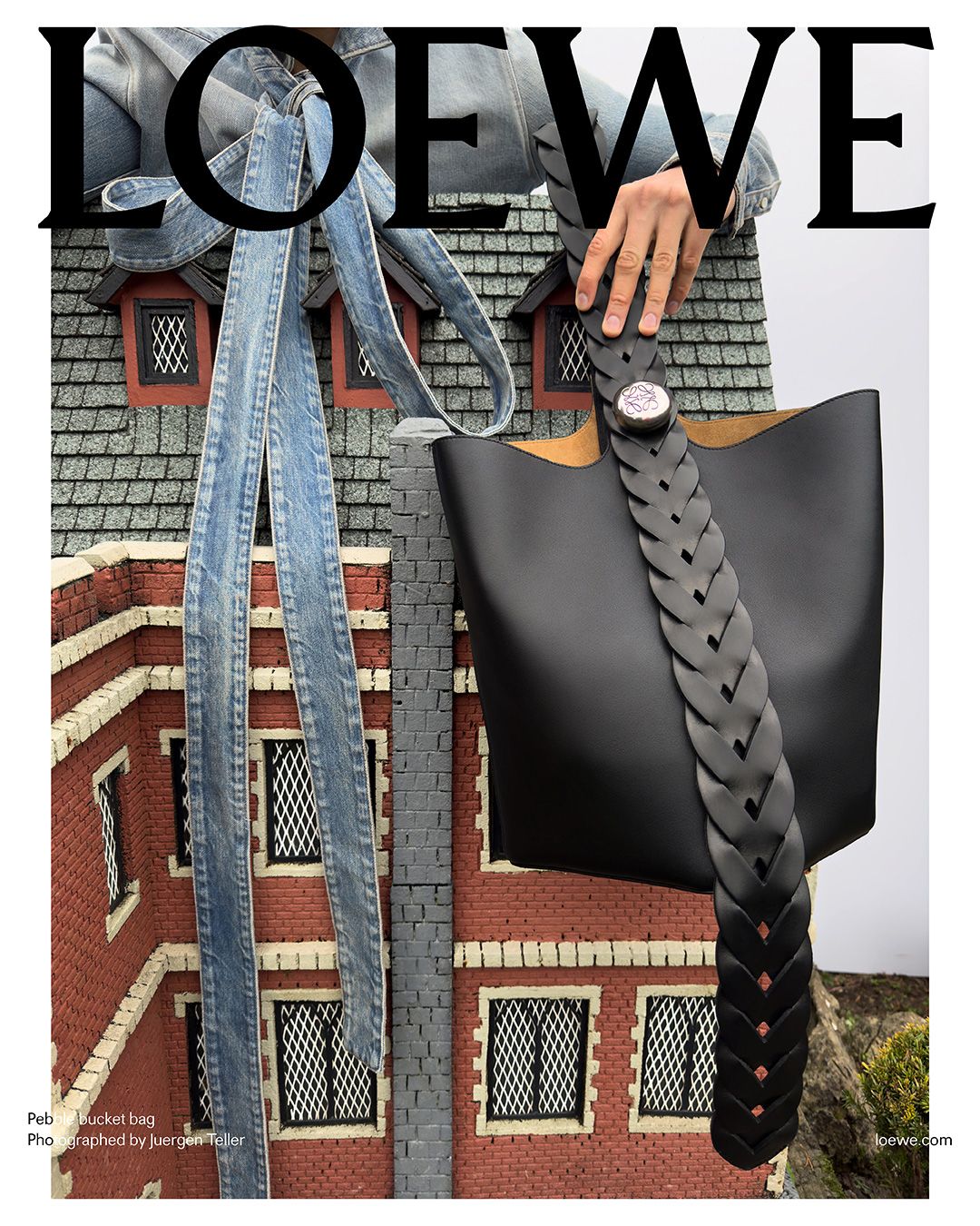 LOEWE_FW24_19.jpg