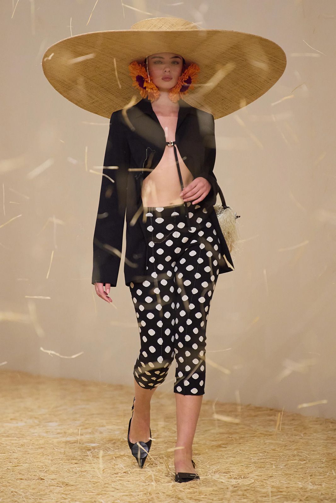 00029 Jacquemus Spring 2023 Ready to Wear Credit Gorunway.jpg