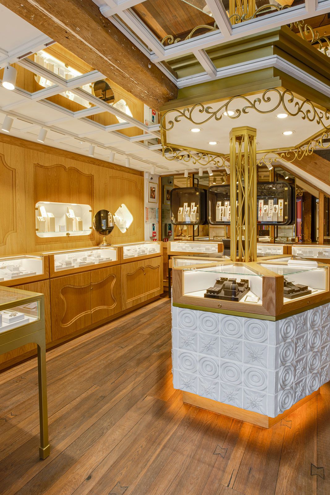 Aristocrazy Paris Le Marais 3.jpg