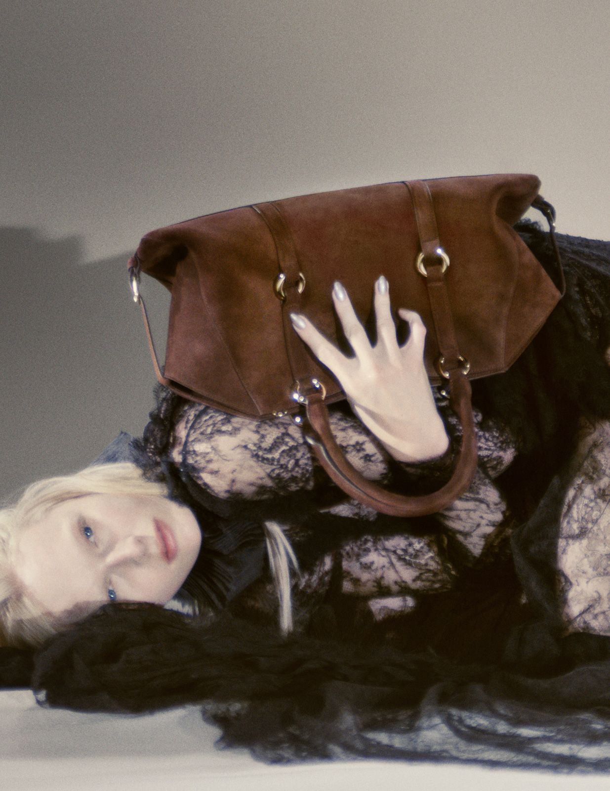 McQueen-Autumn-Winter-2025-Campaign-007-(2)-NO-LOGO.jpg