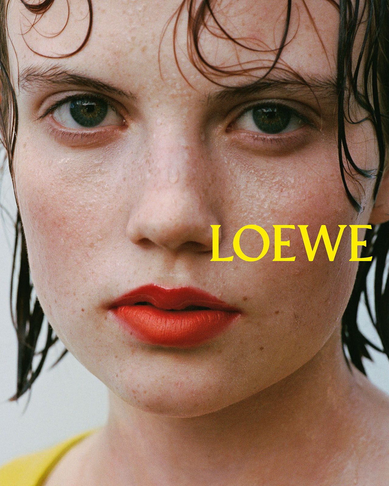 LOEWE_SS26_WW_SHOW_TEASER_ISLA_JOHNSTON_sRGB_CROPPED_12_4x5.jpg