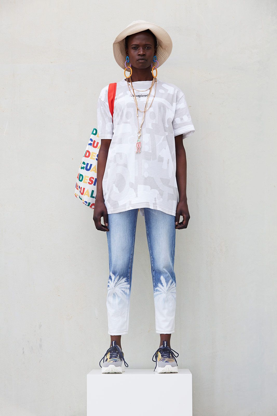 Desigual in Beta Metalmagazine 14.jpg