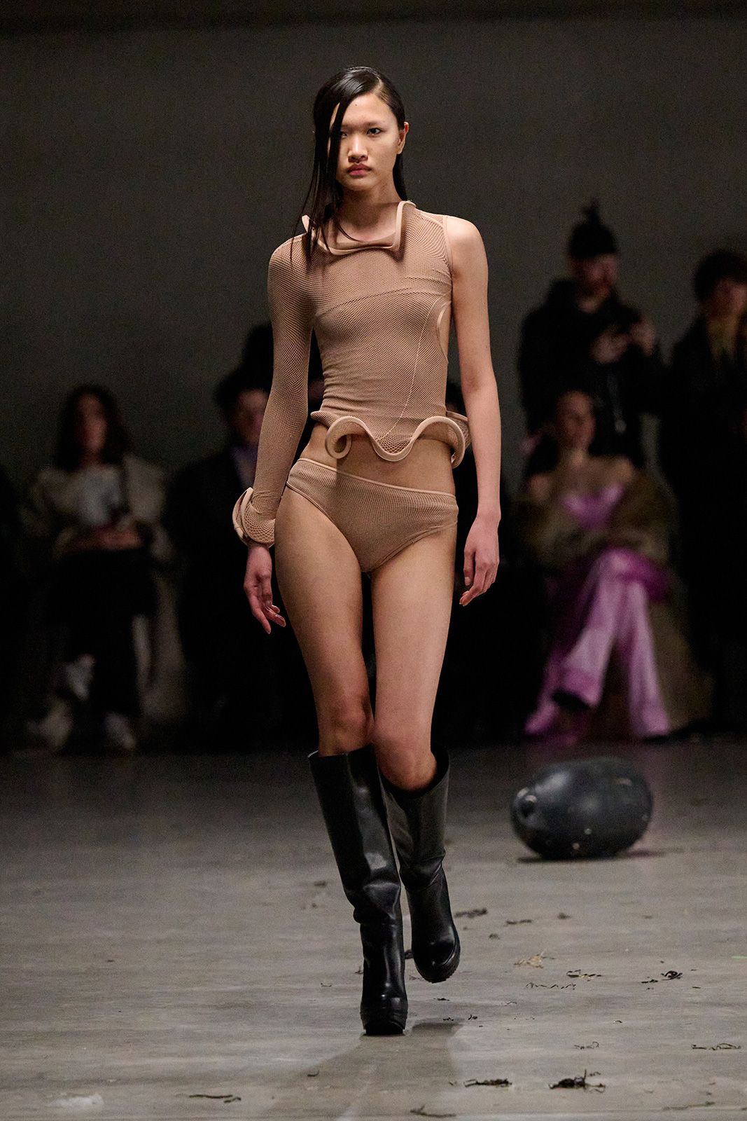 Sia-Arnika_AW25_Look027_br_James-Cochrane_for_BFW_PRESS.jpg