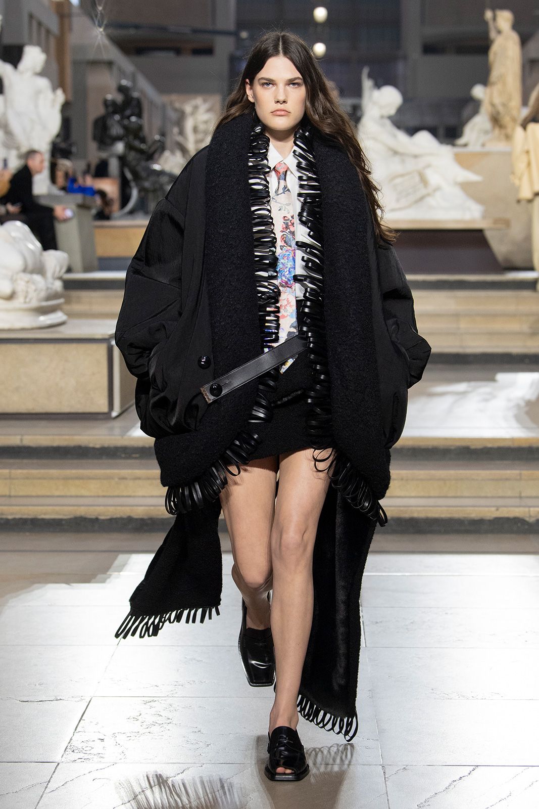 Louis Vuitton F W22 Look 05.jpg