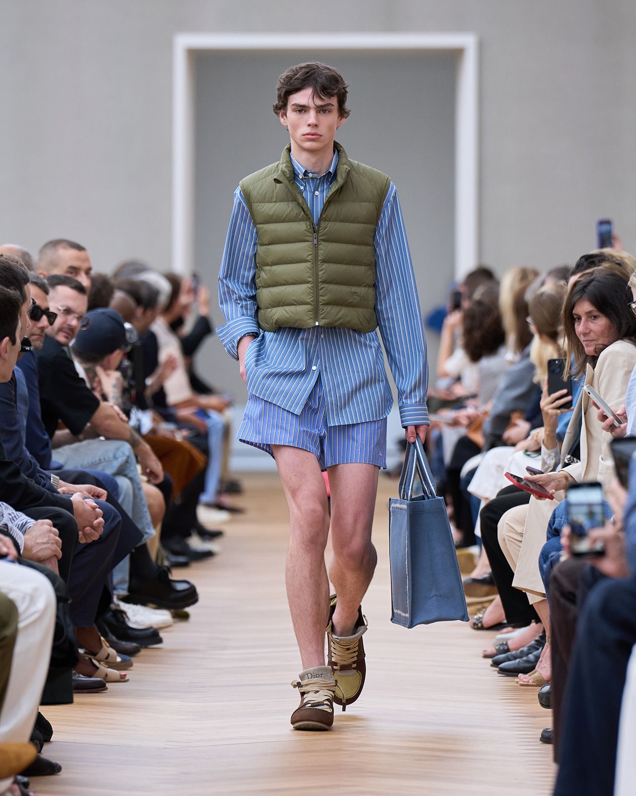 DIOR-SUMMER-2026-COLLECTION_VISUELS_LOOK-RUNWAY_16.jpg