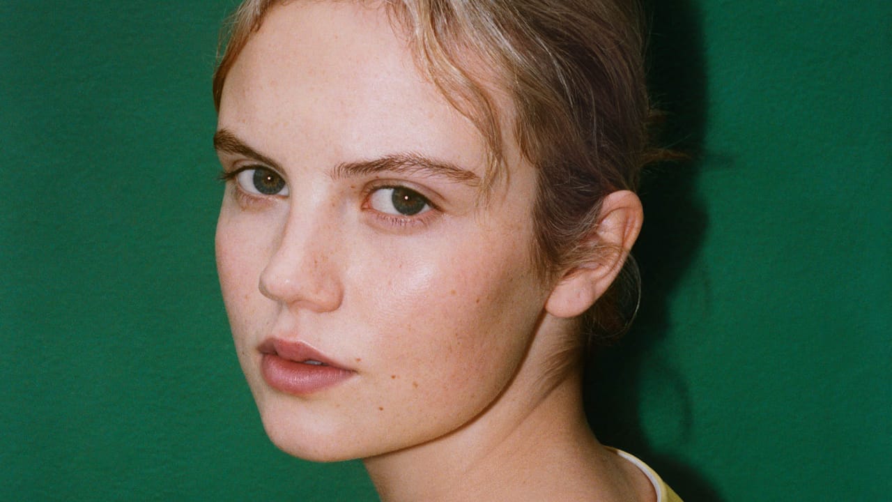 LOEWE ISLA JOHNSTON PHOTOGRAPHED BY PHOEBE SALMON_1.jpg