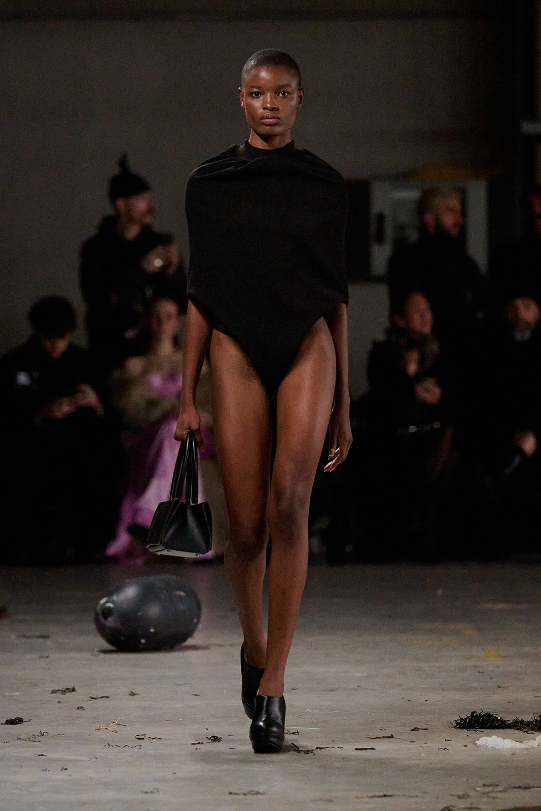 Sia-Arnika_AW25_Look032_br_James-Cochrane_for_BFW_PRESS.jpg