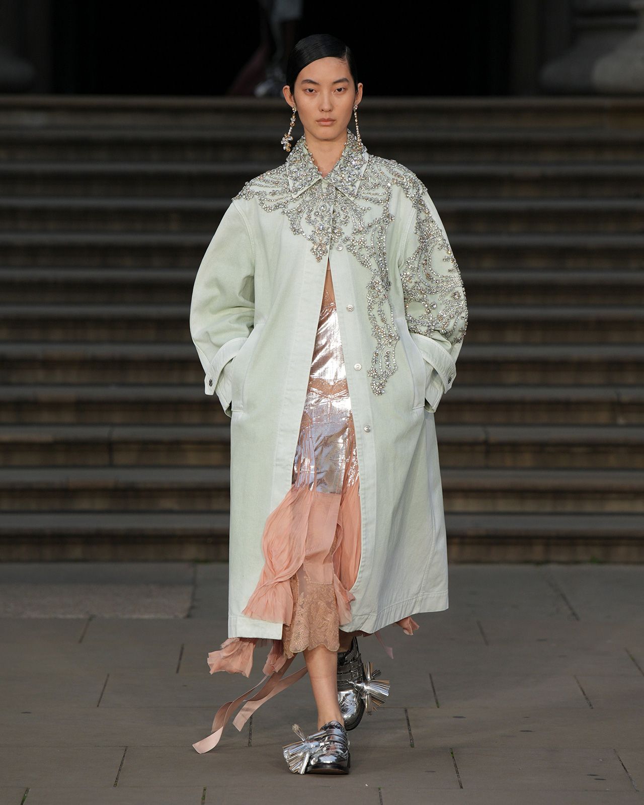 ERDEM-Spring-Summer-2025---Photographed-by-Jason-Lloyd-Evans---Look-7.jpg